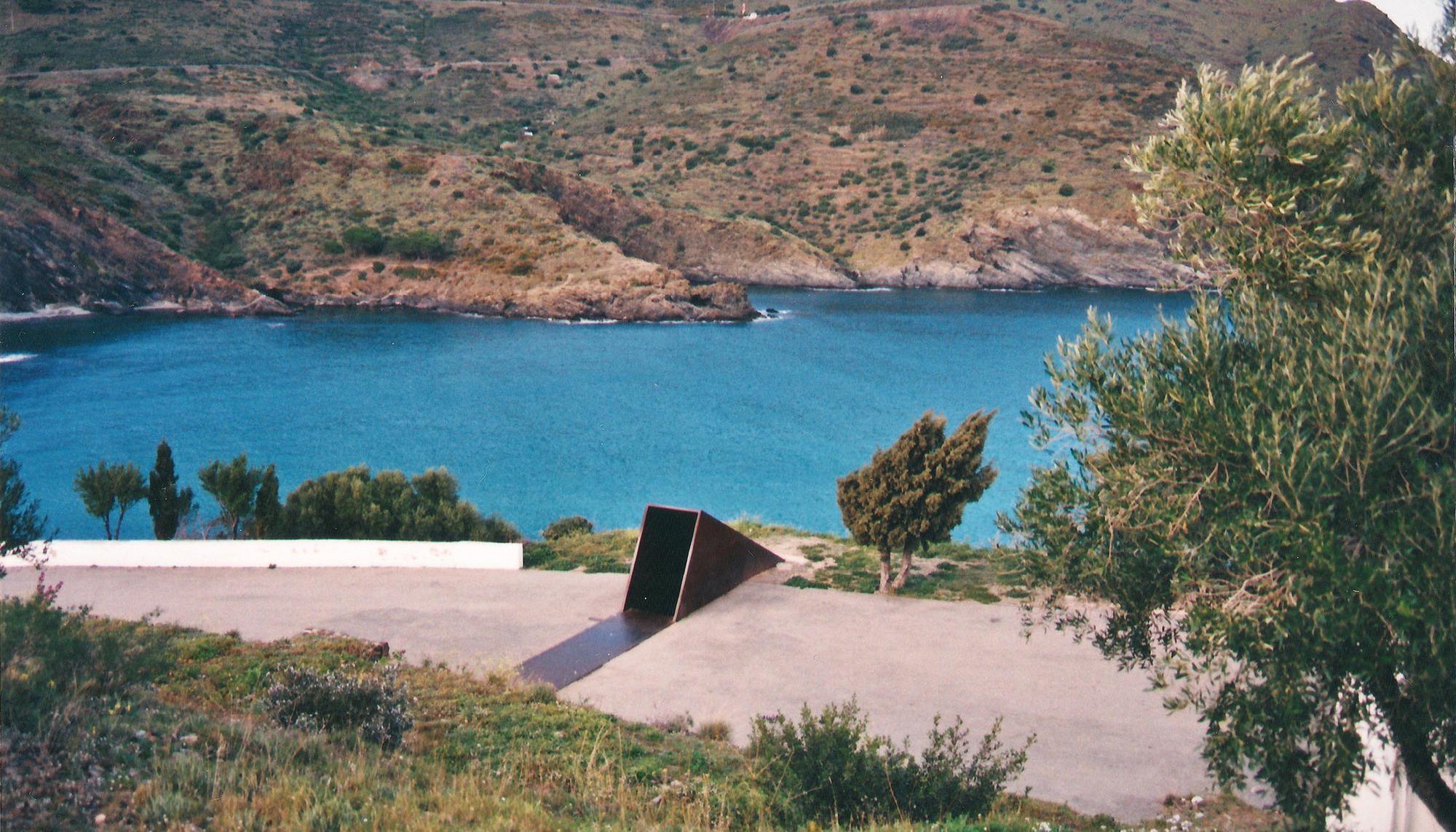 insolita peninsula 39 portbou